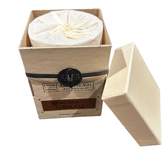 NIB Archipelago Botanicals Soy Bergamot Tobacco Hand-Poured Candle - Picture 6 of 8